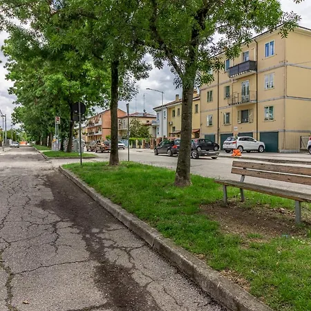 Guesthost - Fiera Di Huge X7! Ferrara