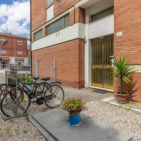 Guesthost - Fiera Di Huge X7! * Ferrara