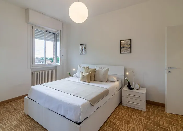 Apartamento Guesthost - Fiera Di Huge X7! Ferrara