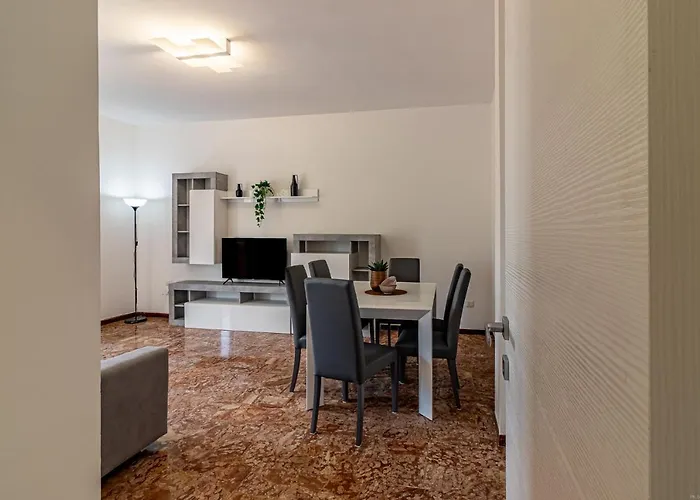 Apartamento Guesthost - Fiera Di Huge X7!